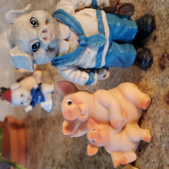 Vintage ceramic porcelain piglet figurines - Picture 15 of 17